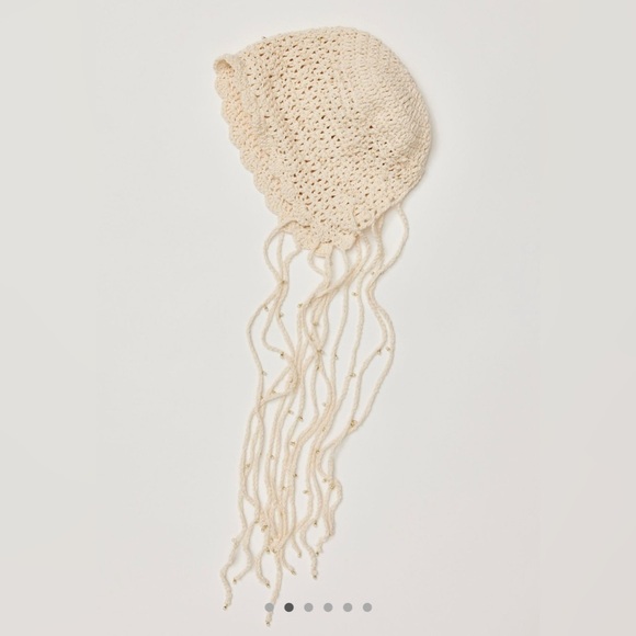 NWT Free People Knit Bonnet with adorable crochet and pearly Accents OS